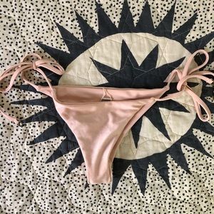 Pacific and driftwood bottoms